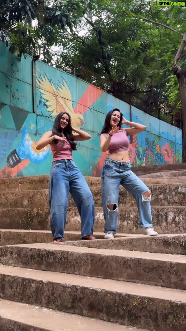 Vanya Bahl - 6.2K Likes - guess who’s back dancing together again🥰👯‍♀️💗

#dance #trend #shakeittothemax #trending #explore #trendingdances