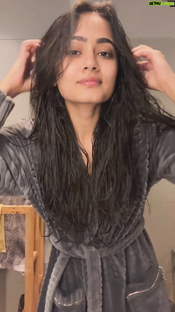 Vanya Bahl - 2.3K Likes - I am OBSESSED with how much my hair and skin health has changed and for the better after I started using @amayawellness.co ♡ 
•
Upgrade Your Shower Experience with Amaya – The Filtered Showerhead for Healthier Hair & Skin🚿