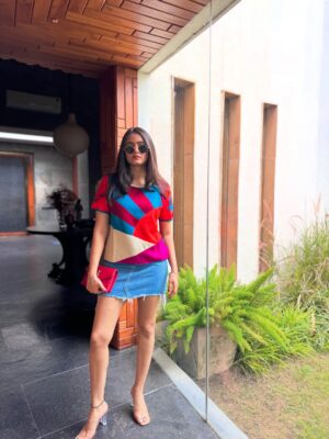 Vanya Bahl Instagram - A pop of colour & a breath of Summer🌻