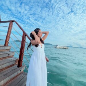 Vanya Bahl Instagram - Somewhere between the skies and the sea🤍