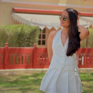 Vanya Bahl Instagram - 🦢🤍🐚
•
Outfit : @nefsfinds