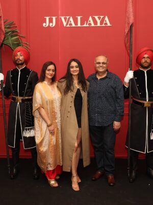 Vanya Bahl Instagram - I styled my dad’s wedding outfit ( Achkan ) to the @jjvalaya @fdciofficial finale show of the Fashion week and it definitely turned some heads towards me, it was such a special outfit that was made 32 years ago by JJ Valaya and the fact that it looks like it was made for today makes my love for fashion even deeper! @jjvalaya_the.other.side called it Vintage Valaya and I absolutely love that🤍