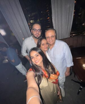 Vanya Bahl Instagram - Happy Father’s Day pops, the coolest, the best food partner and the strongest anchor to us all, we love you❤️