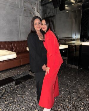 Vanya Bahl Instagram - Happy birthday to my bestfriend, my gossip partner and my confidant for life, love you mummaaa❤️❤️❤️❤️