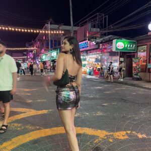 Vanya Bahl Instagram - Its backless!🐩 #poo