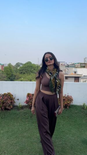 Vanya Bahl Instagram - Summer series : EP 2 🤎
•
Pants : @shaaribyshanya 
Shoes : @birkenstockin 
Shades : @rayban 
Hair : @rani_sahu_hairstylist 
Bag : @gucci