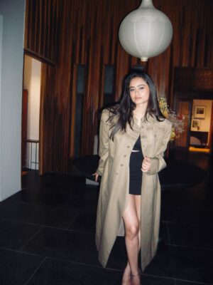 Vanya Bahl Instagram - I styled my dad’s wedding outfit ( Achkan ) to the @jjvalaya @fdciofficial finale show of the Fashion week and it definitely turned some heads towards me, it was such a special outfit that was made 32 years ago by JJ Valaya and the fact that it looks like it was made for today makes my love for fashion even deeper! @jjvalaya_the.other.side called it Vintage Valaya and I absolutely love that🤍