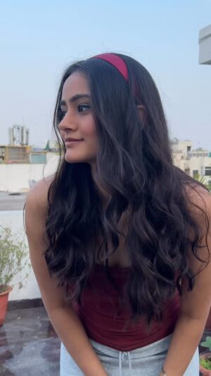 Vanya Bahl Instagram - Summer fits EP : 1 ❤️
•
Hair : @rani_sahu_hairstylist
Top : @krynandmoey