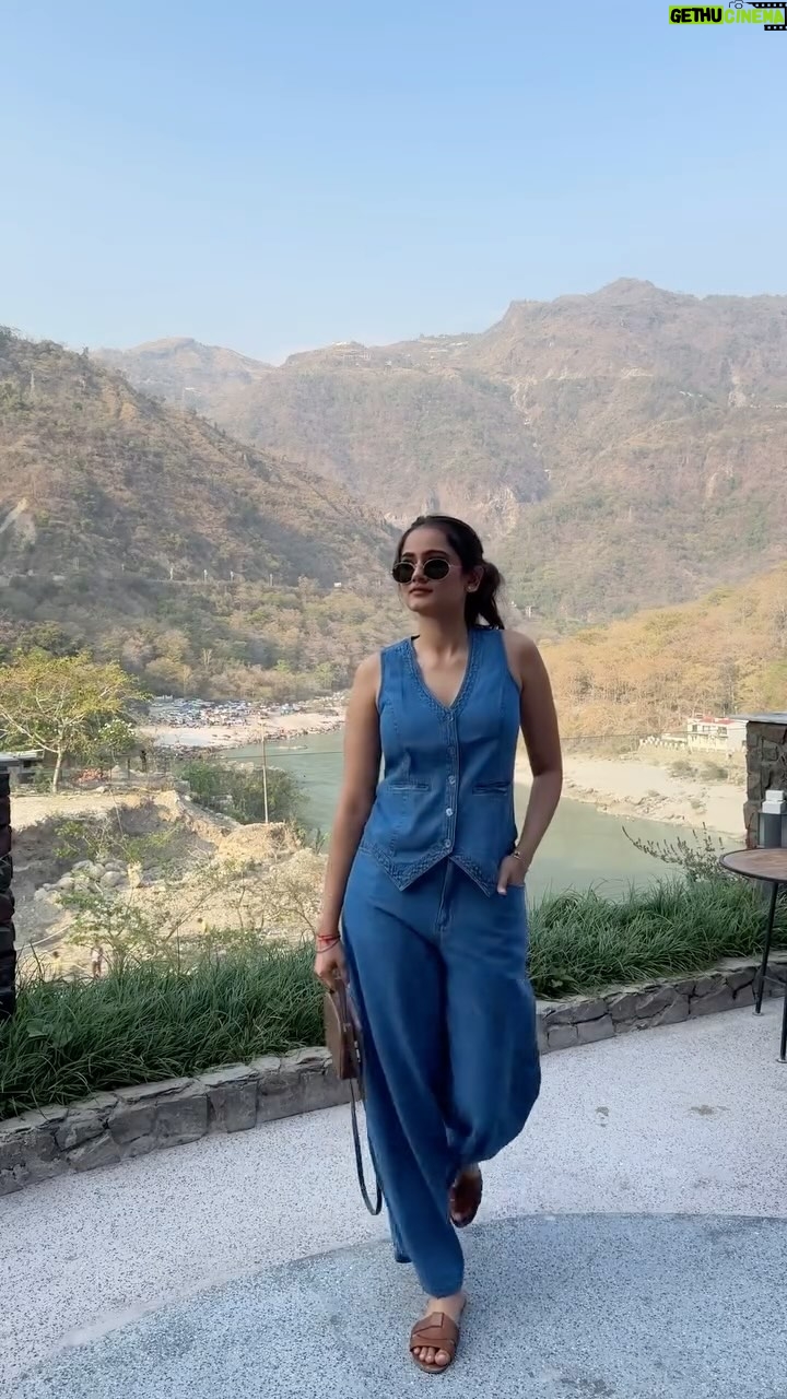 Vanya Bahl - 621 Likes - My new favourite co-ord sets to live in from @designsbyqueenbee 🤍🤍
•
1 : Classic denim waist coat & pants
2 : Sunny mustard waist coat & pants