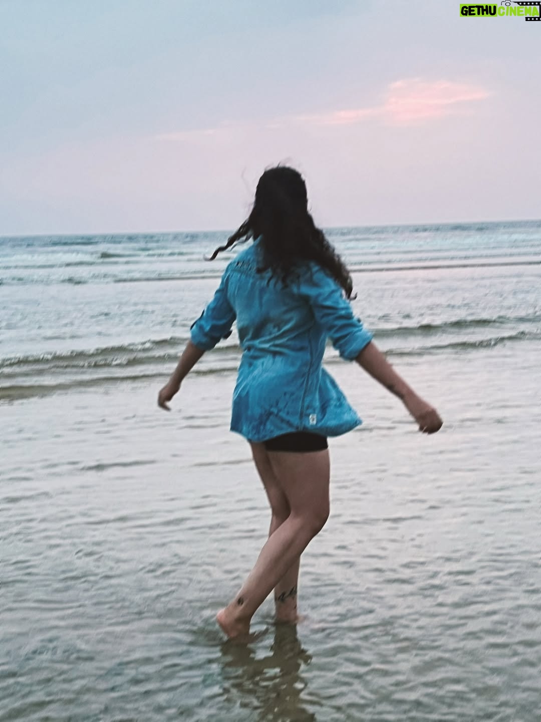 Varsha Bollamma - 184K Likes - Seaggu lekunda in a SEAtuationahip 🩵🌊