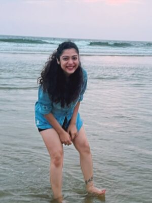 Varsha Bollamma Instagram - Seaggu lekunda in a SEAtuationahip 🩵🌊