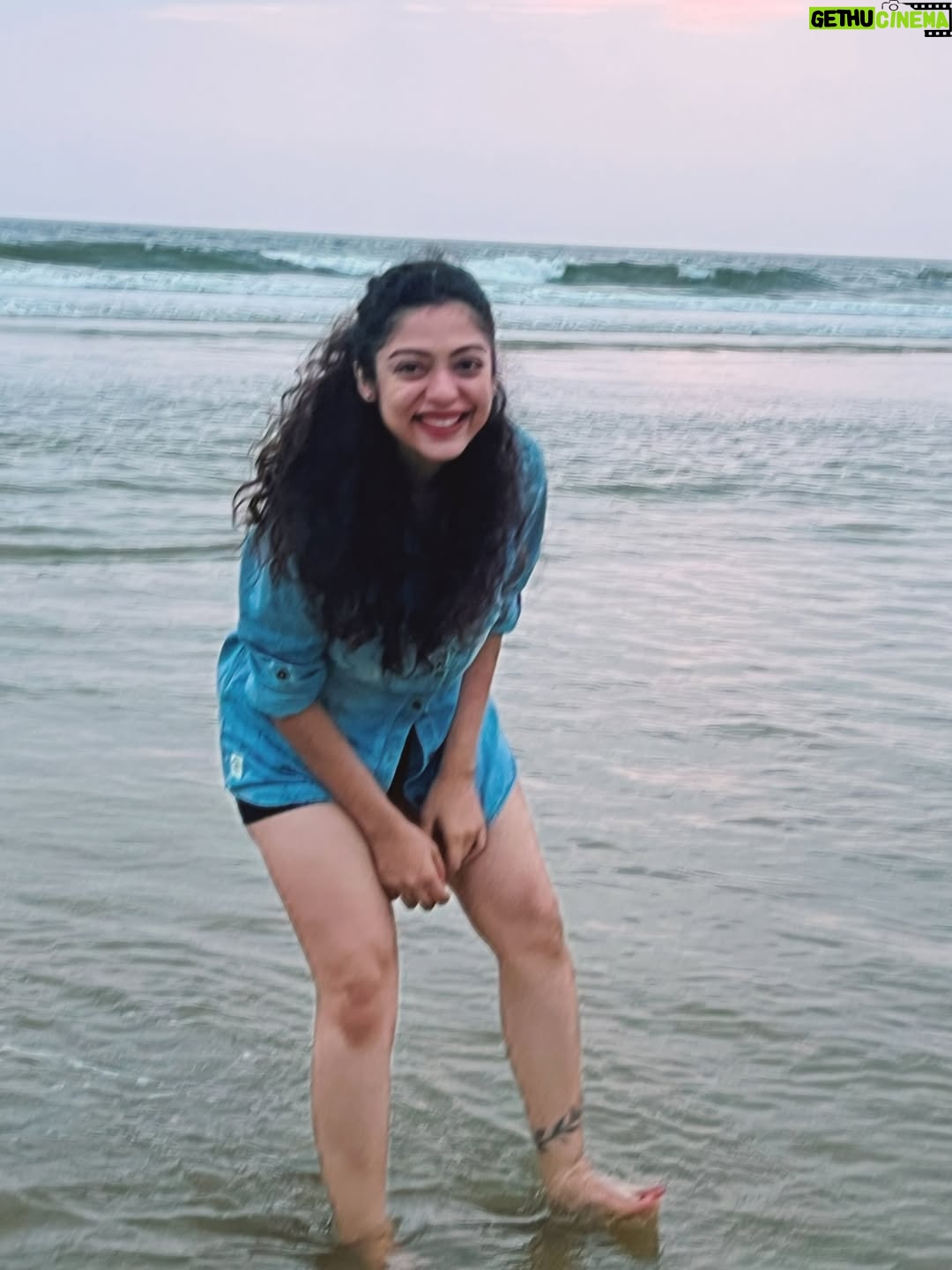 Varsha Bollamma - 184K Likes - Seaggu lekunda in a SEAtuationahip 🩵🌊