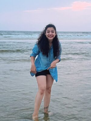 Varsha Bollamma Instagram - Seaggu lekunda in a SEAtuationahip 🩵🌊
