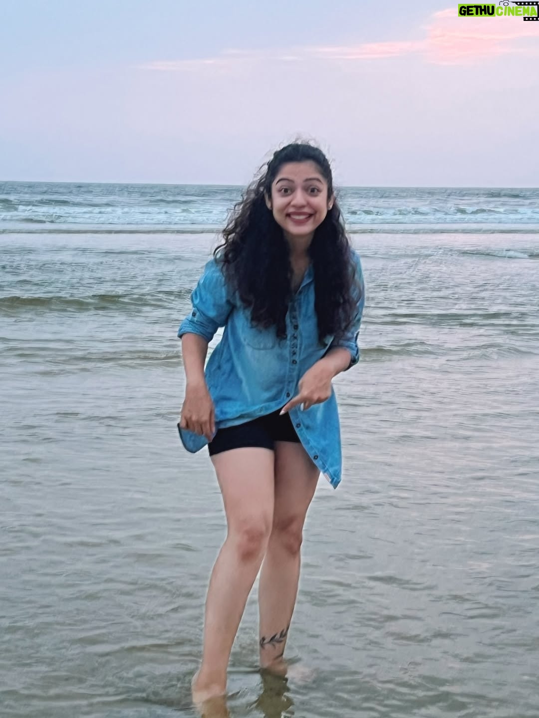 Varsha Bollamma - 184K Likes - Seaggu lekunda in a SEAtuationahip 🩵🌊