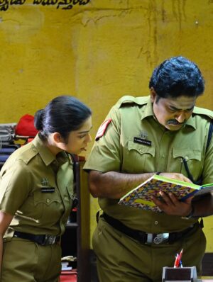 Varsha Bollamma Instagram - Where is Chandrika? Please let me know if you find her!! 🥺
Thank you for all the love you have been showering on Constable kanakam! If you haven’t watched it yet, watch it on @etvwin 💕
#constablekanakam