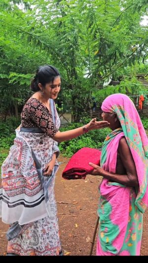 Varsha Priyadarshini Instagram - Selfless love ❤️ Sammanita cares 🙏