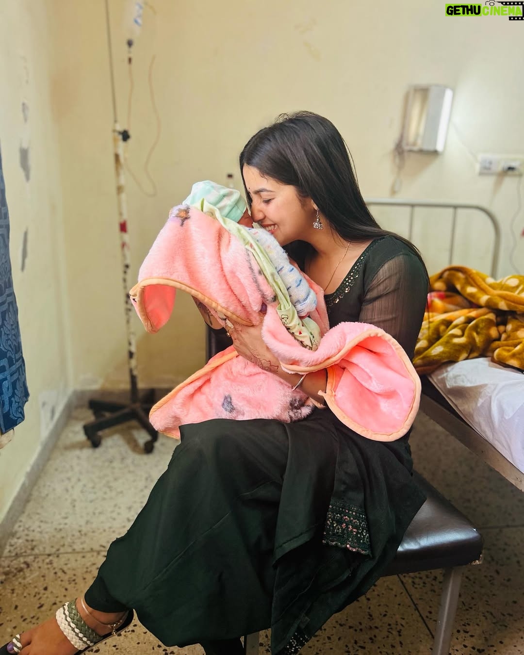 Varsha Rajput - 7.9K Likes - 🩵