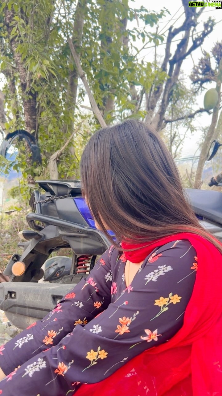 Varsha Rajput - 15.9K Likes - Piche dekho fruit🫒 lga hai 😂