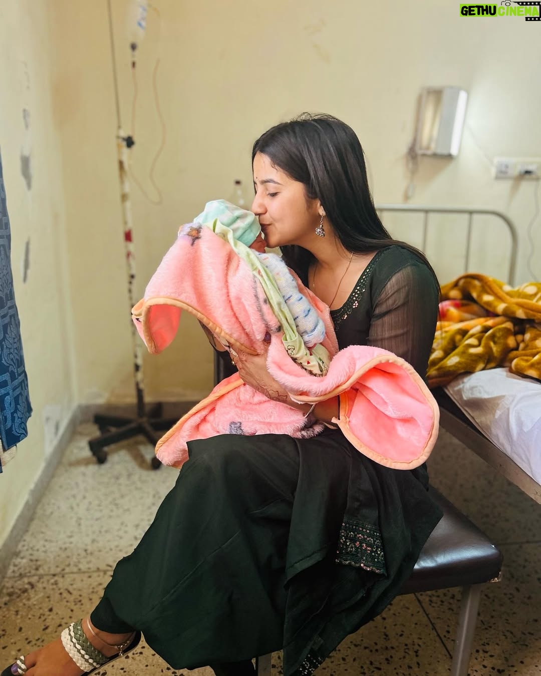 Varsha Rajput - 7.9K Likes - 🩵