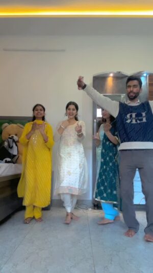 Varsha Rajput Instagram - @sandeep_kapoor4101 @nishirawat141 @artipradeepsharma