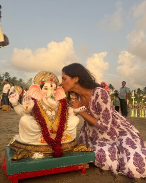 Vartika Singh Instagram - Wrapped up the weekend with Ganpati Bappa’s blessings and a heart full of gratitude 🙏🏼✨