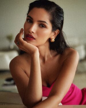 Vartika Singh Instagram - 💋💋