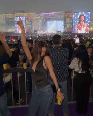 Vartika Singh Instagram - Levitating through the night with Dua vibes! ✨🎶