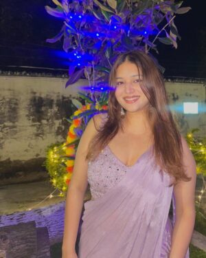 Vasundhara Thakur Instagram - ain’t no sunshine when she gone 🌙💜