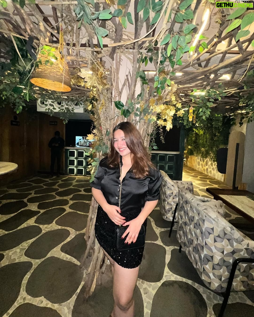 Vasundhara Thakur - 4.6K Likes - born to be quiet & mysterious forced to yap whenever I get a chance♨️📍🤡
.
.
.
.
.
.

#explorepage #explore #trending #vasundharaaa #chandigarh #chd #ootd #ootn #outfitinspo #inspo #black #blackdress #zara #hm #outfitstyle #outfit