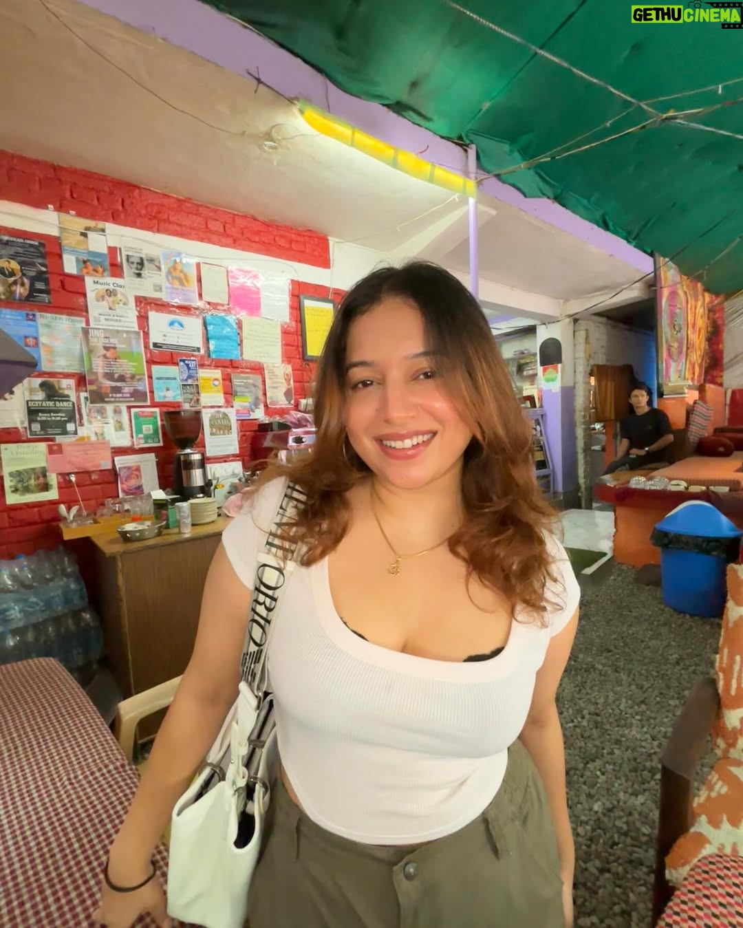 Vasundhara Thakur - 3.1K Likes - chaotic but sweet 💗
.
.
.
#explorepage #explore #trending #vasundharaaa #fyp #girls #ootd #hp #himachal #explorepage✨