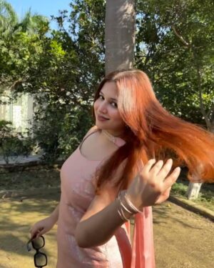 Vasundhara Thakur Instagram - so the second picture is a ss from a video ( bad quality ik ) but I’m in love w the hair 🥹🌙🌺🧚🏼‍♂️.