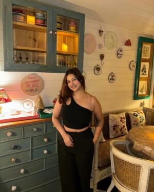Vasundhara Thakur Instagram - is listening to this song on repeat 💆🏻‍♀️❤️
.
.
.
.
.
.
.
#explorepage #explore #trending #vasundharaaa #november #2024 #explorepage✨ #fyp #foryoupage #ootd #ootn #outfit #outfitinspiration #outfitoftheday #outfitideas #outfitpost #blackoutfit #black #pink #cafe #coffee #chandigarh #chd