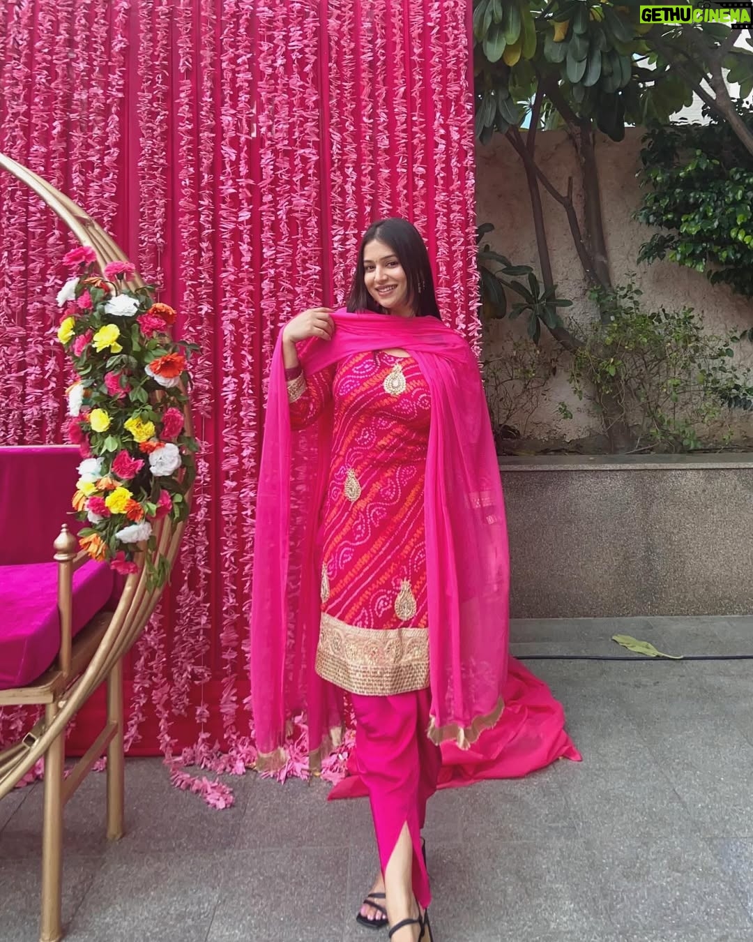 Vasundhara Thakur - 5.5K Likes - ✨one more good girl picture for you <3