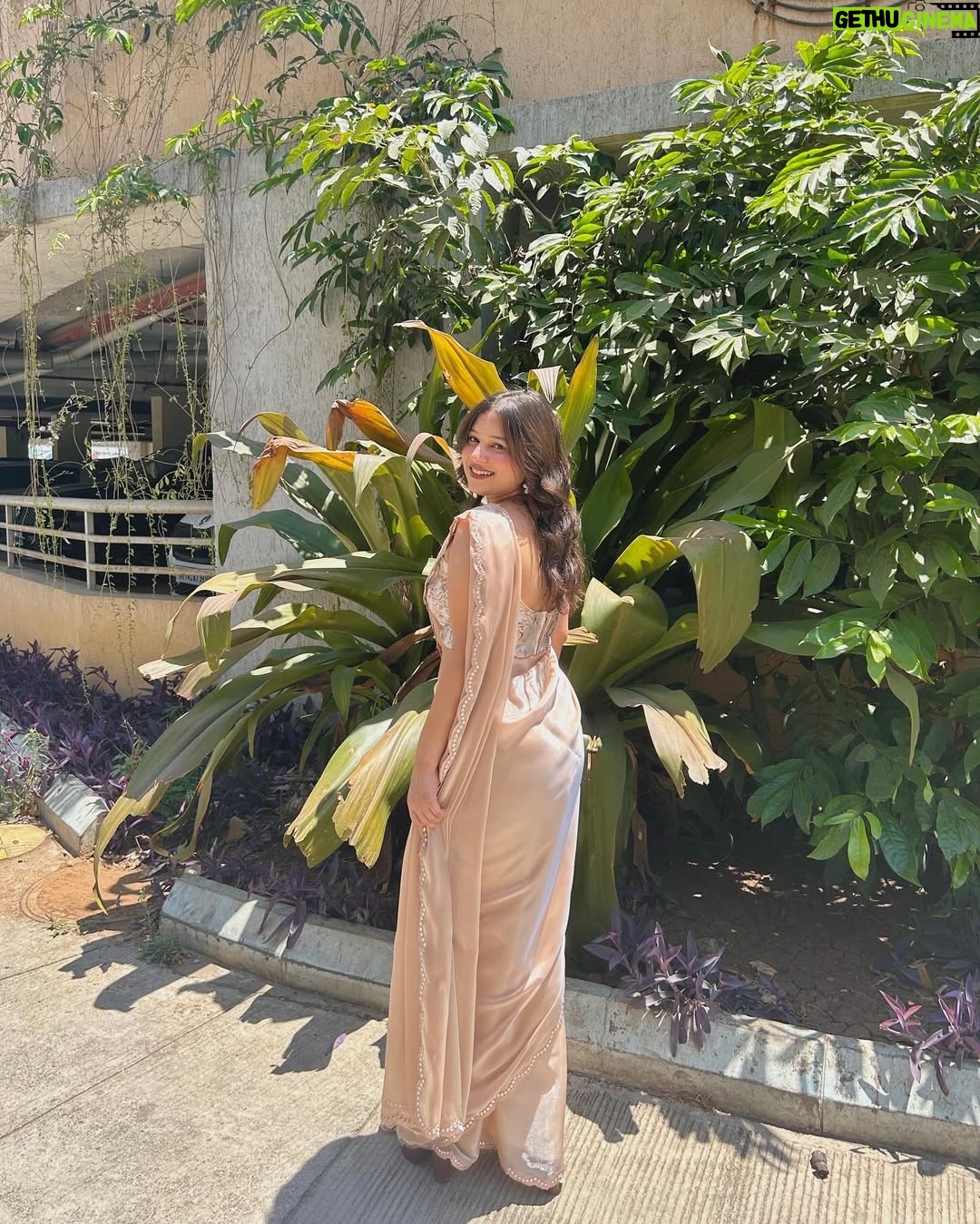 Vasundhara Thakur - 8.6K Likes - pictures that never made to the gram 🍾💕