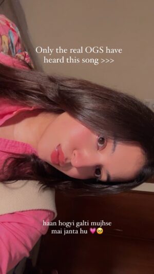 Vasundhara Thakur Instagram - 💗✨share it with someone who has OG taste in music ✨💗
& comment down the next song you want me to cover > 
.
.
.
Singing music songs Bollywood ha hogyi galti fyp foryou doc  medical student medstudent dr doctor singers 
.
.
#fyp #foryoupage #hanhogayigalti #oldsongs #oldbollywood #love #explore #explorepage✨