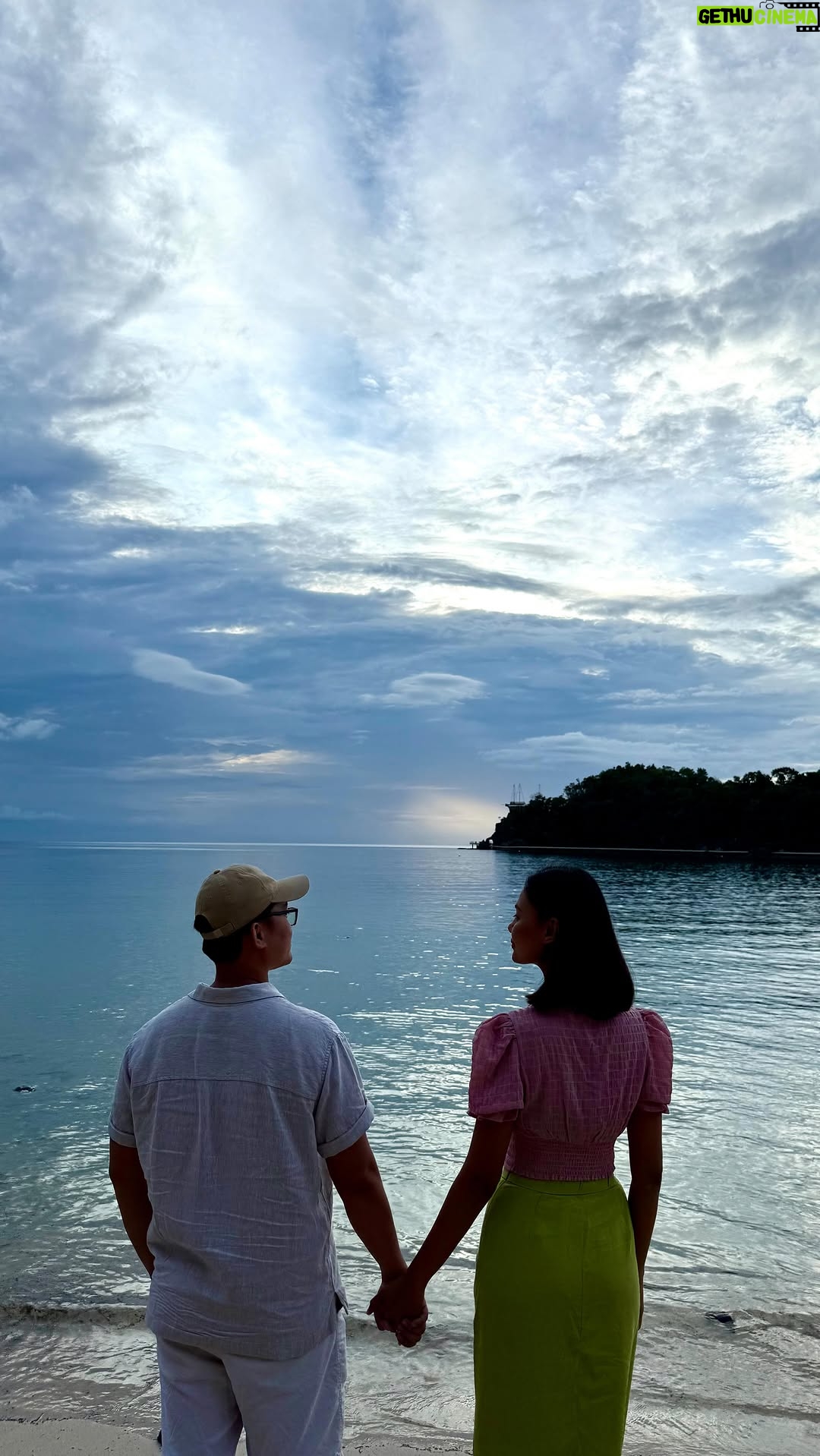 Venus Raj - 2K Likes - My family finally visited us here in Mindanao for the first time. New Year’s celebration was exceptional because of family. Thank you @dakakbeachresort and @villaangelinaluxurysuites for making our celebration extra special. 

#GlimmerAtDakakThis2025