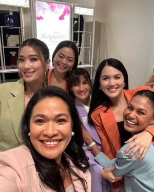 Venus Raj Instagram - I’m amazed at how these women are using their platform to honor and glorify God! 

I was privileged to be part of  @amenglobalco’s event at @luxedutyfree last Thursday. Aside from the amazing shopping experience at @dutyfreephils, I also love the fact that I got to serve with these ladies @earlbejapaolo @camilleprats not only in church ministries but also in corporate events. 

Thank you @amenglobalco @kynagem for making the vision of combining faith and tech to create a suit that moves the wearer towards her God-given goals a reality. 🤍