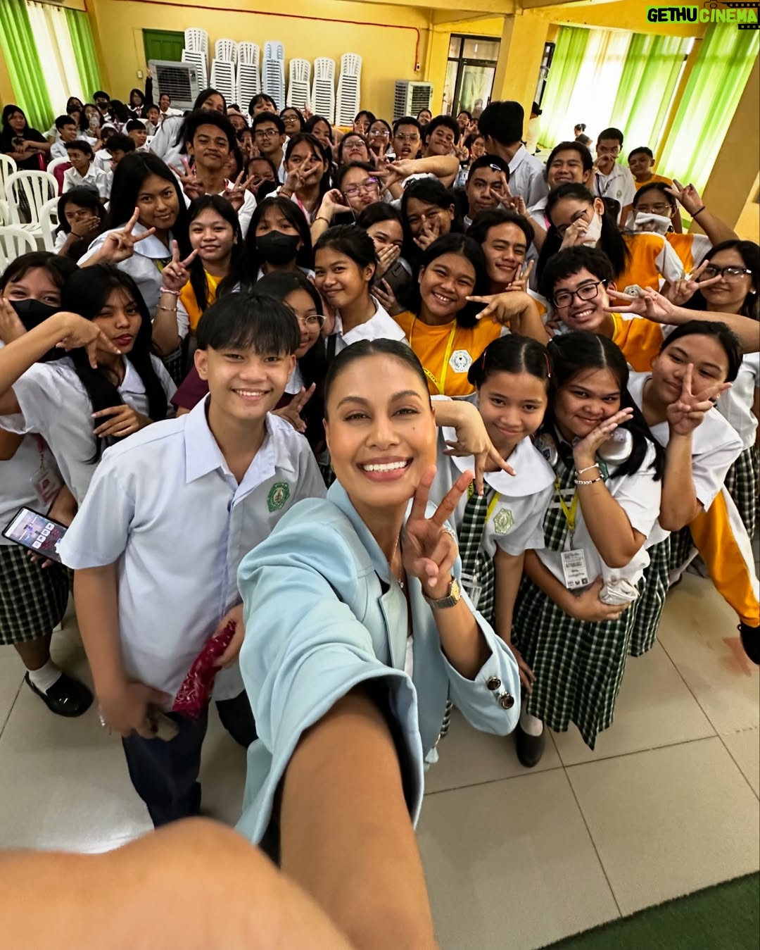 Venus Raj - 2.6K Likes - I’m amazed at how these women are using their platform to honor and glorify God! 

I was privileged to be part of  @amenglobalco’s event at @luxedutyfree last Thursday. Aside from the amazing shopping experience at @dutyfreephils, I also love the fact that I got to serve with these ladies @earlbejapaolo @camilleprats not only in church ministries but also in corporate events. 

Thank you @amenglobalco @kynagem for making the vision of combining faith and tech to create a suit that moves the wearer towards her God-given goals a reality. 🤍