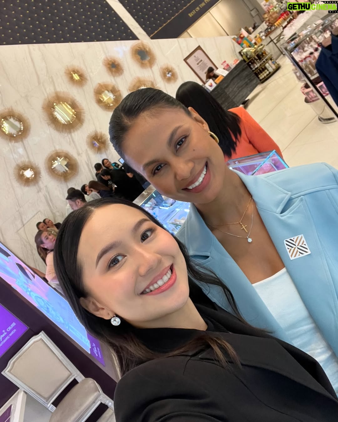 Venus Raj - 2.6K Likes - I’m amazed at how these women are using their platform to honor and glorify God! 

I was privileged to be part of  @amenglobalco’s event at @luxedutyfree last Thursday. Aside from the amazing shopping experience at @dutyfreephils, I also love the fact that I got to serve with these ladies @earlbejapaolo @camilleprats not only in church ministries but also in corporate events. 

Thank you @amenglobalco @kynagem for making the vision of combining faith and tech to create a suit that moves the wearer towards her God-given goals a reality. 🤍