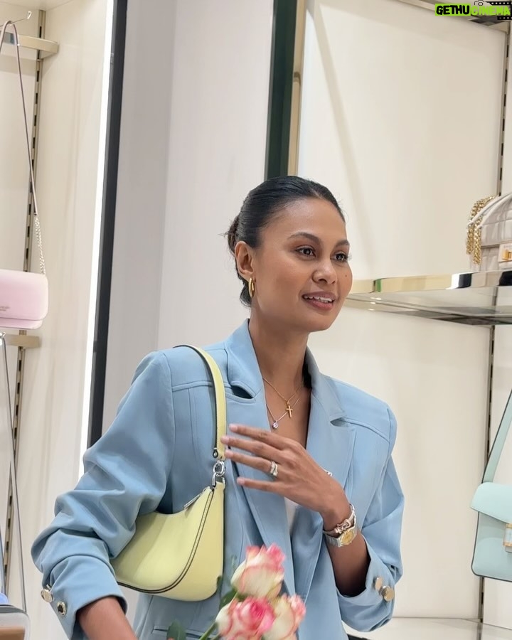 Venus Raj - 2.6K Likes - I’m amazed at how these women are using their platform to honor and glorify God! 

I was privileged to be part of  @amenglobalco’s event at @luxedutyfree last Thursday. Aside from the amazing shopping experience at @dutyfreephils, I also love the fact that I got to serve with these ladies @earlbejapaolo @camilleprats not only in church ministries but also in corporate events. 

Thank you @amenglobalco @kynagem for making the vision of combining faith and tech to create a suit that moves the wearer towards her God-given goals a reality. 🤍