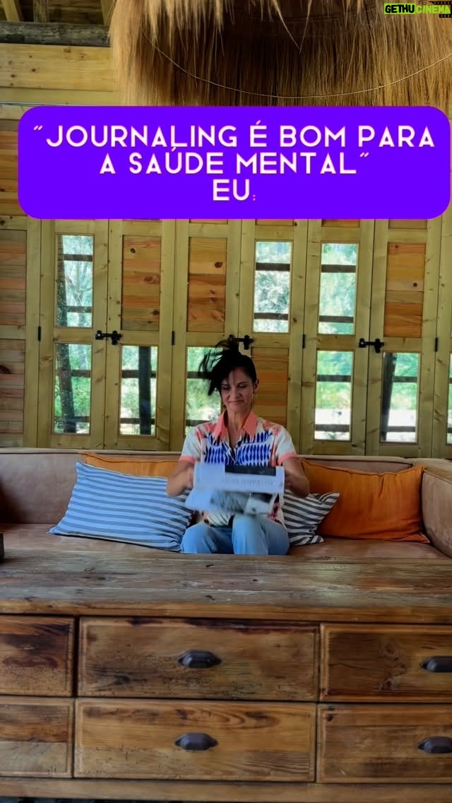 Vera Kolodzig - 391 Likes - O journaling é mesmo bom para a saúde mental… Mas… Não é ler o jornal, não é limpar os vidros nem matar moscas no Verão.
Journaling é uma prática de escrita reflexiva para acalmar a mente e ganhar clareza. Se não sabes por onde começar, clica no link da bio 👆
.
.
.
#journaling #guiakologica #kologicaessencial #escritareflexiva