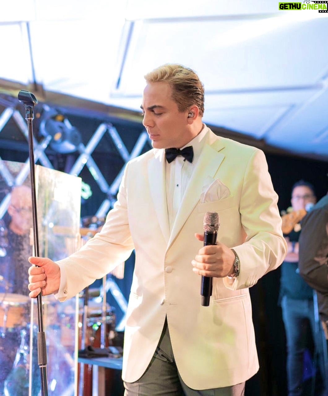 Verónica Castro - 11.4K Likes - Feliz cumpleaños amor #cristiancastro