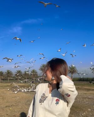 Vidhi Kothari Instagram - light layers, softer tones, louder energy —
this is where comfort meets quiet confidence.✨
brands that get this vibe-
@anicelabel @okhai_org @fabindiaofficial @urbanstree
#vidhikotharistyle #flyfreely #indieaesthetic #indianfashionblogger #slowstyle
