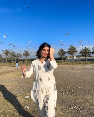 Vidhi Kothari Instagram - light layers, softer tones, louder energy —
this is where comfort meets quiet confidence.✨
brands that get this vibe-
@anicelabel @okhai_org @fabindiaofficial @urbanstree
#vidhikotharistyle #flyfreely #indieaesthetic #indianfashionblogger #slowstyle