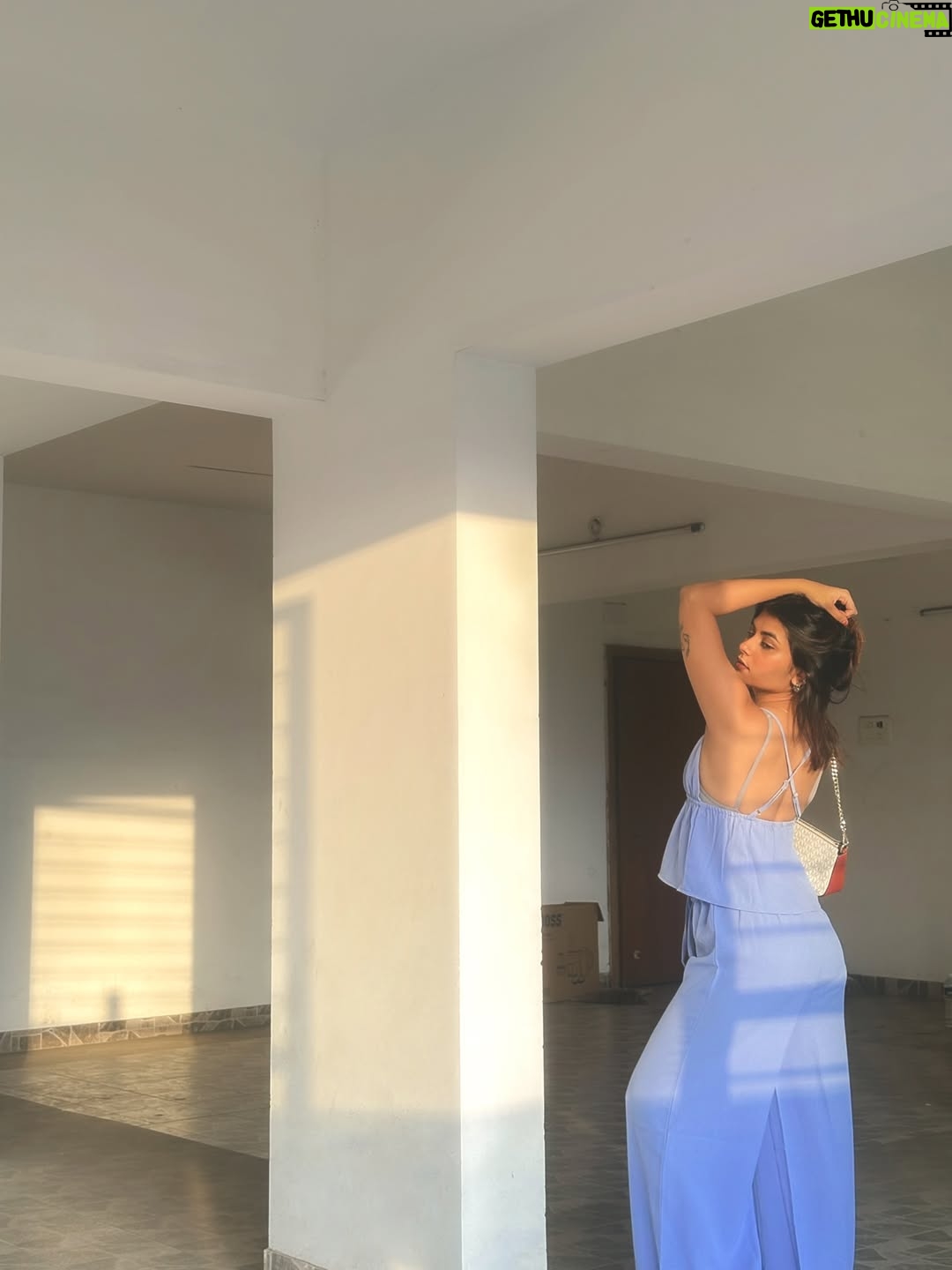 Vidhi Kothari - 33K Likes - 👾