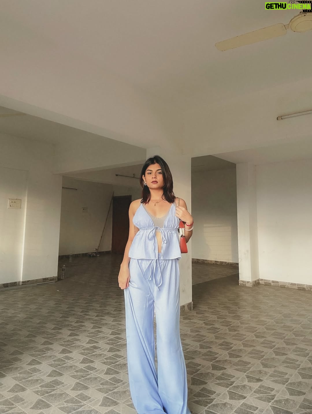 Vidhi Kothari - 33K Likes - 👾
