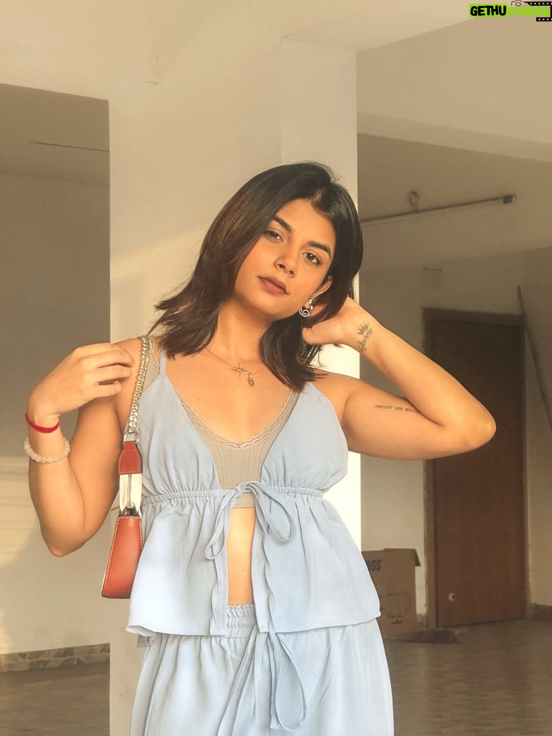 Vidhi Kothari - 33K Likes - 👾