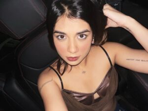 Vidhi Kothari Instagram - no, don’t copy my flowwww