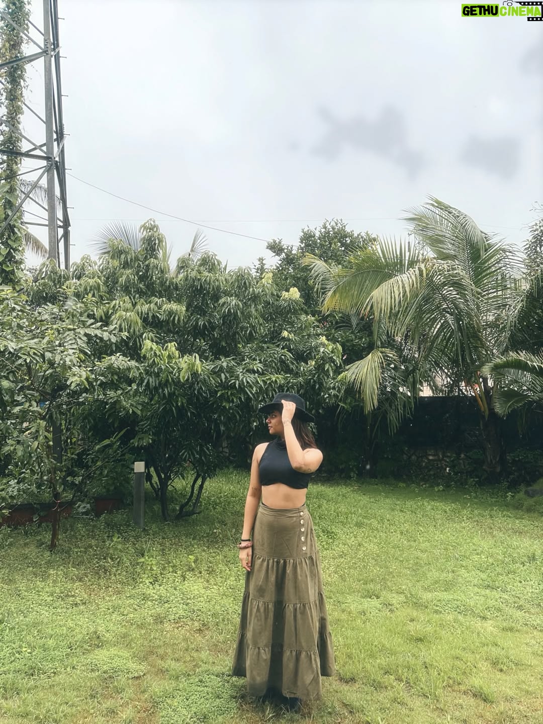 Vidhi Kothari - 2.6K Likes - 🥀