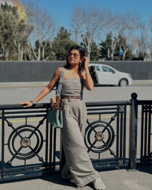 Vidhi Kothari Instagram - 🍬🌸🤍
#baku #azerbaijan #denizmall #bakueye #instagram #vidhzzii #outfitoftoday #fyp